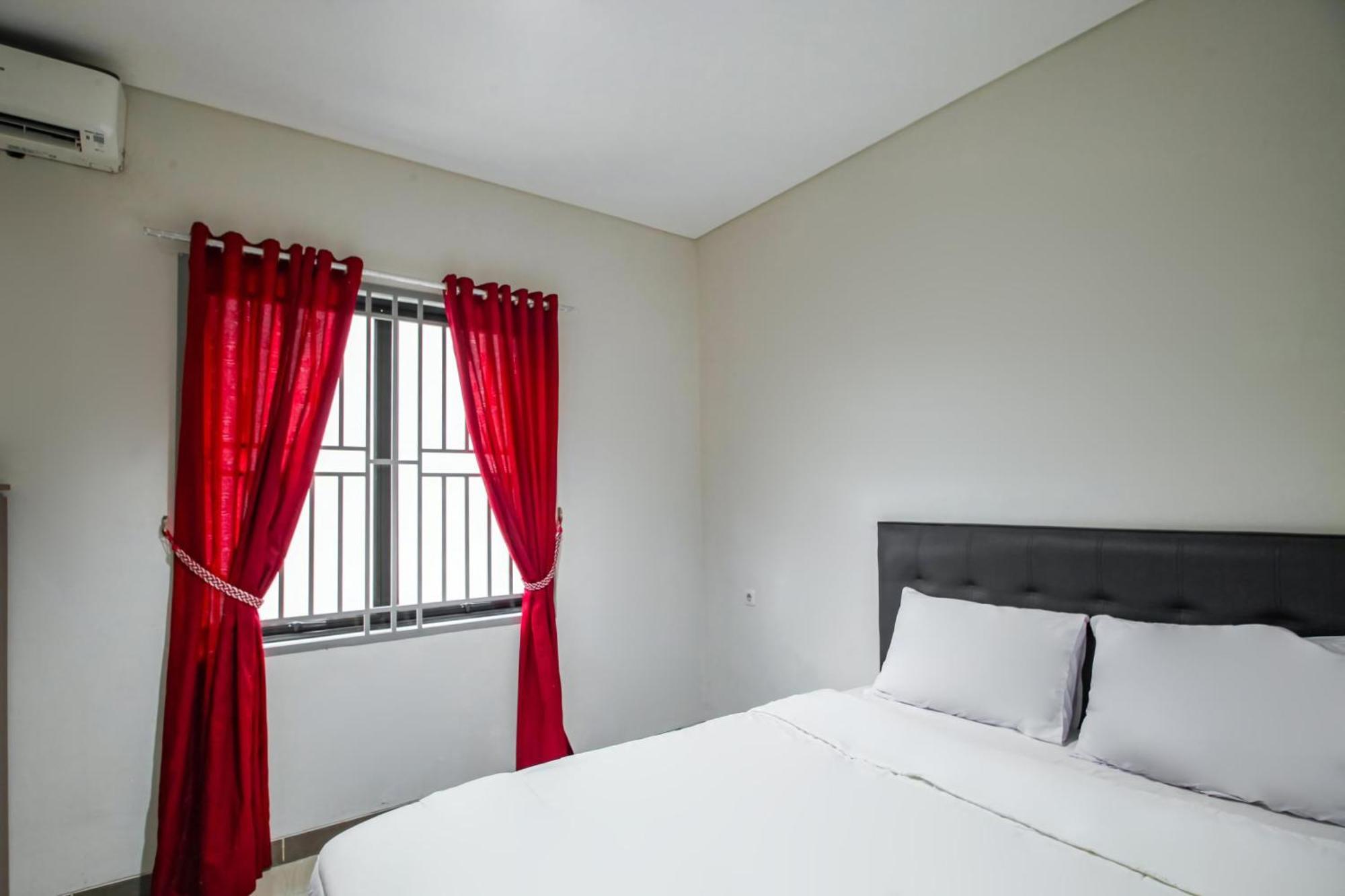 Capital O 93589 Hotel Wongso Syariah Pangkal Pinang Eksteriør bilde