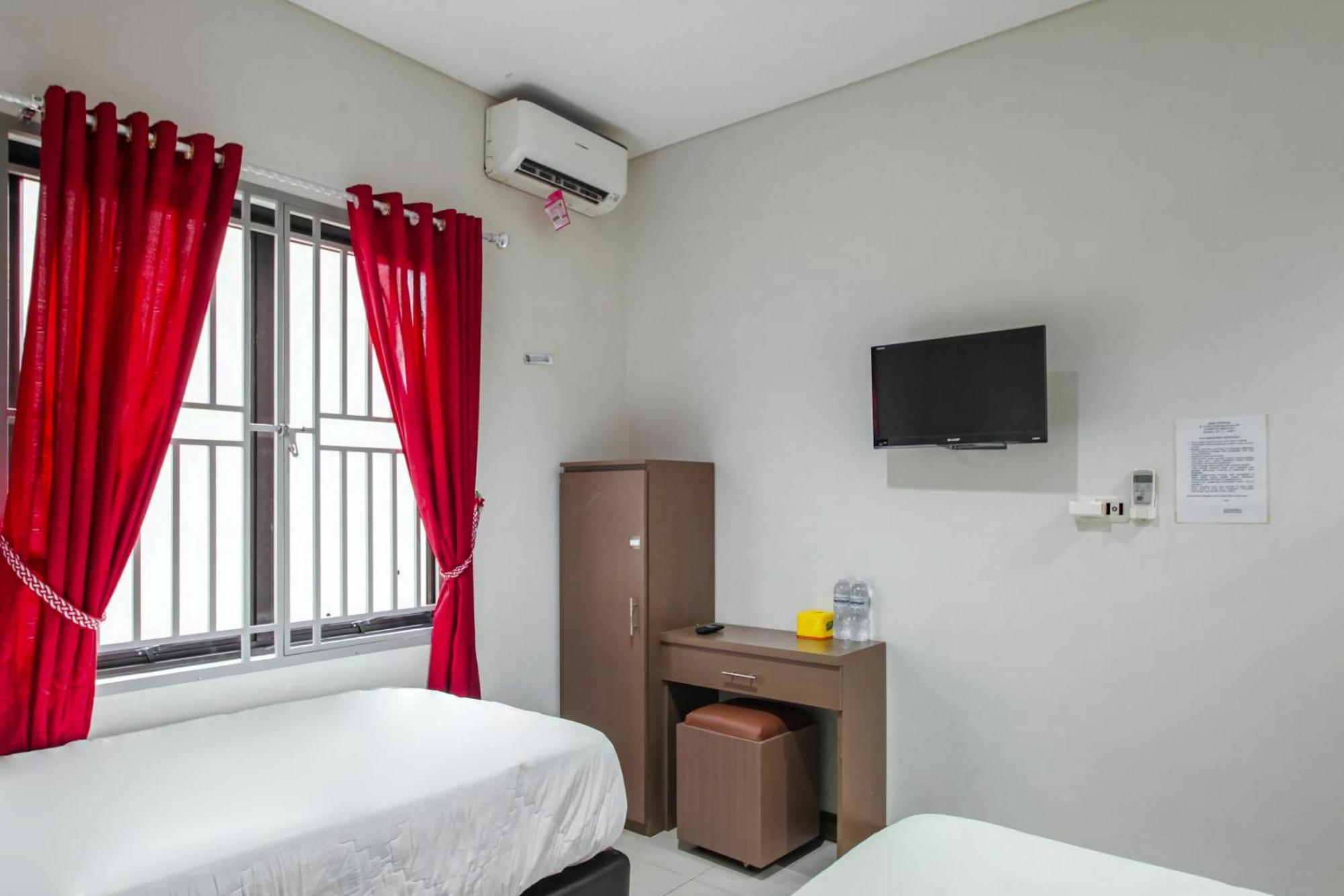 Capital O 93589 Hotel Wongso Syariah Pangkal Pinang Eksteriør bilde